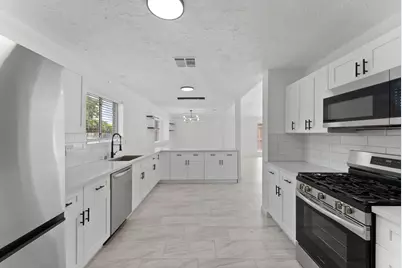 7710 Breda Drive, Baytown, TX 77521 - Photo 23