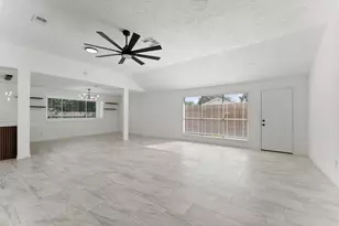 7710 Breda Dr, Baytown, TX 77521 - Photo 11