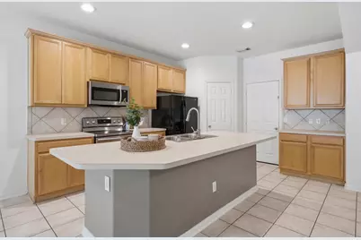 130 Ledgestone Place, The Woodlands, TX 77382 - Photo 7