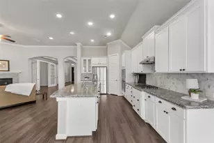 2112 Nogalas Ln, League City, TX 77573 - Photo 11