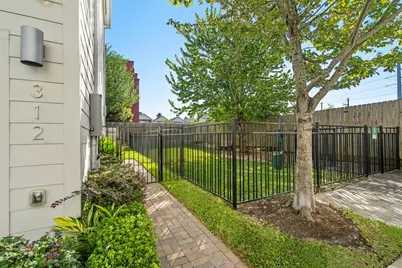 312 Eado Park Circle, Houston, TX 77020 - Photo 5