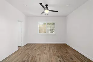 312 Eado Park Cir, Houston, TX 77020 - Photo 11