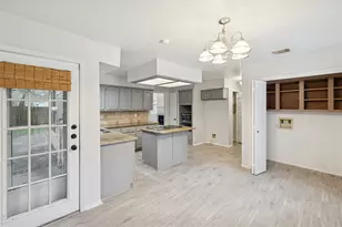 8610 Lake Crystal Dr, Houston, TX 77095 - Photo 11