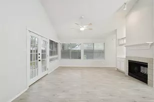 8610 Lake Crystal Dr, Houston, TX 77095 - Photo 9