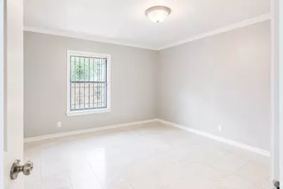 8923 Glen Shadow Drive, Houston, TX 77088 - Photo 7