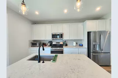 13302 Henrietta Plaza, Manor, TX 78653 - Photo 11