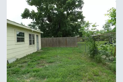3403 Tidewater Drive, Houston, TX 77045 - Photo 5