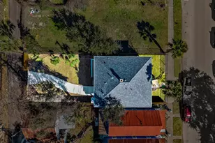 2714 Avenue K, Galveston, TX 77550 - Photo 3