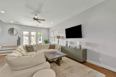 652 E 6th 1/2 Street, Houston, TX 77007 - Photo 9