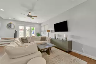 652 E 6th 1/2 St, Houston, TX 77007 - Photo 9