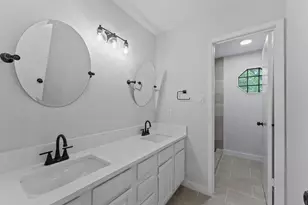 12611 Old River Dr, Baytown, TX 77523 - Photo 19