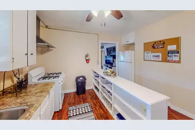 216 E Plantation Drive, Clute, TX 77531 - Photo 9