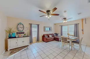 216 E Plantation Dr, Clute, TX 77531 - Photo 1