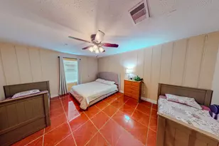 216 E Plantation Dr, Clute, TX 77531 - Photo 25