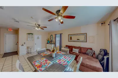 216 E Plantation Drive, Clute, TX 77531 - Photo 3