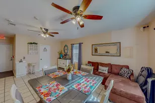 216 E Plantation Dr, Clute, TX 77531 - Photo 3