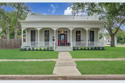 502 S College Street, Weimar, TX 78962 - Photo 1