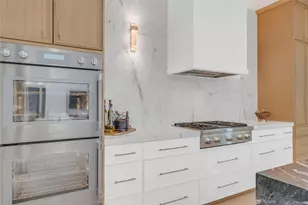 5602 Ella Lee Ln, Houston, TX 77056 - Photo 5