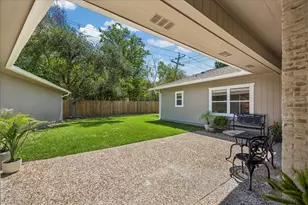 607 Blue Willow Dr, Houston, TX 77042 - Photo 27