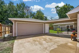 607 Blue Willow Dr, Houston, TX 77042 - Photo 31