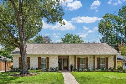 607 Blue Willow Drive, Houston, TX 77042 - Photo 1