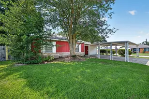 2013 Terrace Ln, Baytown, TX 77520 - Photo 3