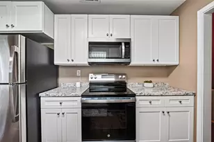 2013 Terrace Ln, Baytown, TX 77520 - Photo 17