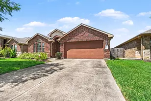 2930 Canadian Goose Ln, Baytown, TX 77521 - Photo 3