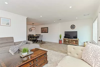 5791 Maple Hill Drive, Houston, TX 77088 - Photo 13