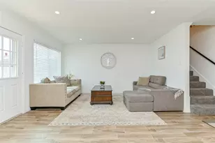 5791 Maple Hill Dr, Houston, TX 77088 - Photo 11