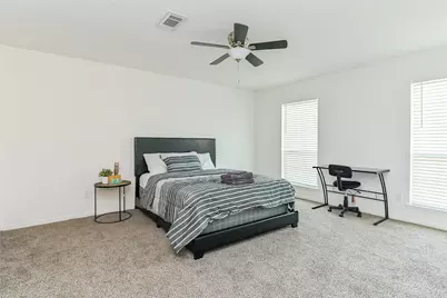 5791 Maple Hill Drive, Houston, TX 77088 - Photo 25