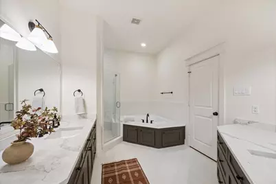 636 E 6th 1/2 Street, Houston, TX 77007 - Photo 9