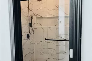 30 Crestbriar Ct, Baytown, TX 77521 - Photo 9