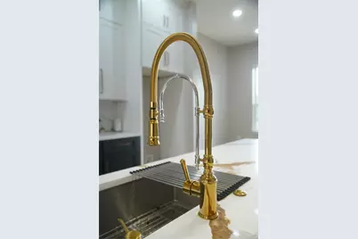 5947 Collingsworth Street, Houston, TX 77026 - Photo 5