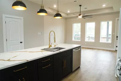 5947 Collingsworth Street, Houston, TX 77026 - Photo 9