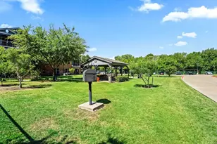 1104 S Carrier Parkway, Grand Prairie, TX 75051 - Photo 7