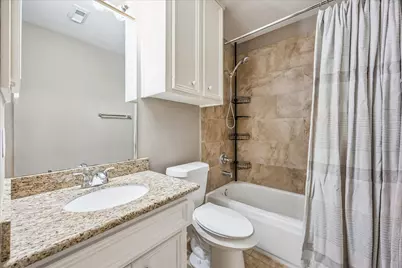 4443 Castle Court Place, Houston, TX 77006 - Photo 23