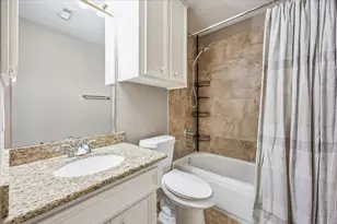 4443 Castle Ct Pl, Houston, TX 77006 - Photo 23