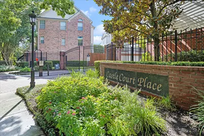4443 Castle Court Place, Houston, TX 77006 - Photo 27