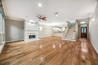 4443 Castle Court Place, Houston, TX 77006 - Photo 25