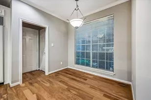 4443 Castle Ct Pl, Houston, TX 77006 - Photo 7