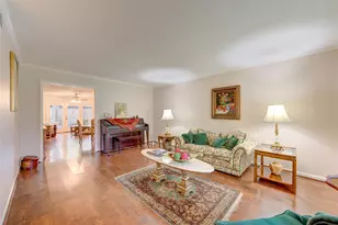 824 Wax Myrtle Ln, Houston, TX 77079 - Photo 9