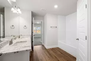 13615 Sorico Bay Dr, Texas City, TX 77568 - Photo 11