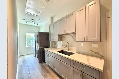 805 10th Street #4, Galveston, TX 77550 - Photo 1