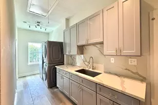 805 10th St, Galveston, TX 77550 - Photo 1