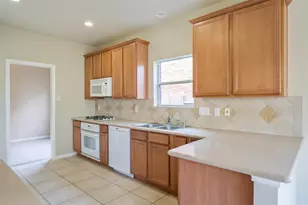 8811 Sun Haven Ln, Pearland, TX 77584 - Photo 9