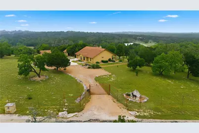7926 White Oak Road, Kerrville, TX 78028 - Photo 3