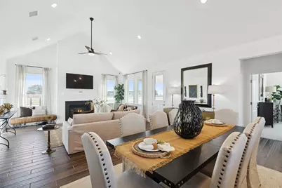 219 Dunovant Drive, Sealy, TX 77474 - Photo 5