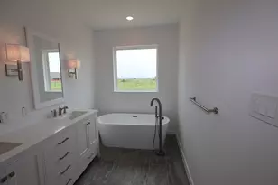 219 Dunovant Dr, Sealy, TX 77474 - Photo 7
