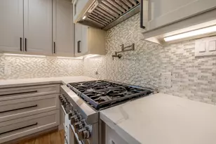 5230 Redstart St, Houston, TX 77035 - Photo 11